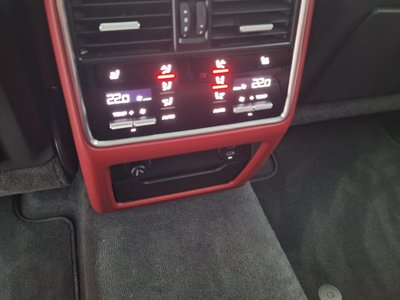 PORSCHE CAYENNE - 9
