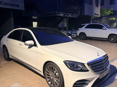 2017 Mercedes-BENZ S-CLASS photo 2