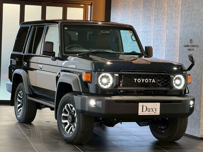 TOYOTA LAND CRUISER 70 - 5