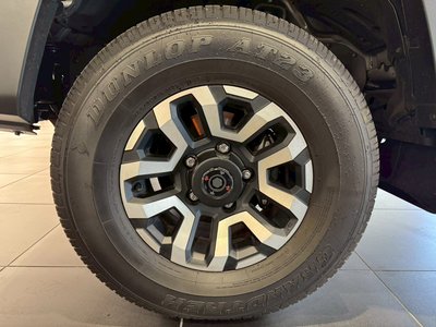 TOYOTA LAND CRUISER 70 - 9