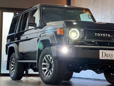 TOYOTA LAND CRUISER 70 - 7