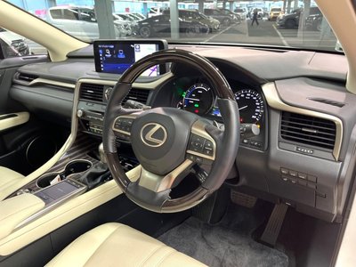 صورة مصغرة 32 لـ 2021 Lexus RX