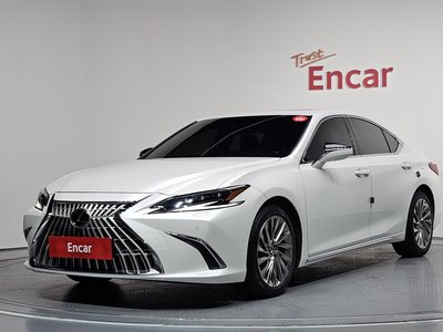 صورة 1 لـ 2025 Lexus ES