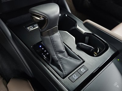 صورة مصغرة 12 لـ 2025 Lexus ES