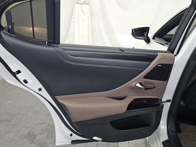 صورة مصغرة 15 لـ 2025 Lexus ES