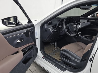 صورة مصغرة 13 لـ 2025 Lexus ES