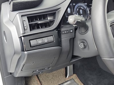 صورة مصغرة 30 لـ 2025 Lexus ES