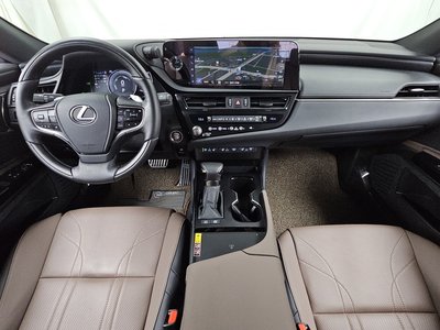 صورة 5 لـ 2025 Lexus ES