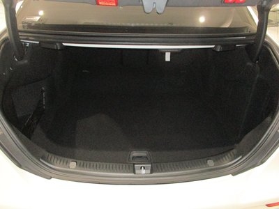 MERCEDES-BENZ E-CLASS - 7