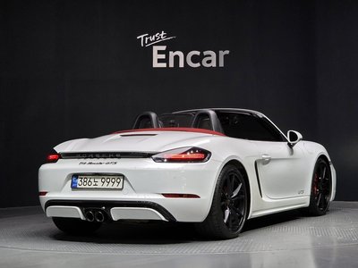 PORSCHE 718 BOXSTER - 4