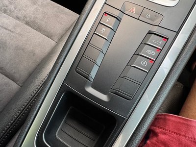 صورة مصغرة 24 لـ 2020 Porsche 718
