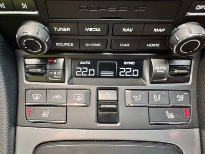 صورة مصغرة 25 لـ 2020 Porsche 718