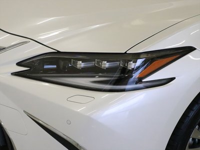 صورة 8 لـ 2025 Lexus ES