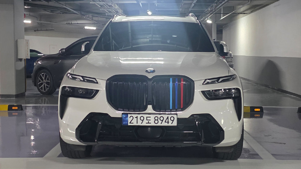 BMW X7 - View 1
