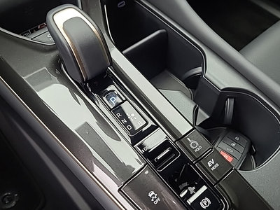 TOYOTA CROWN CROSSOVER - 4