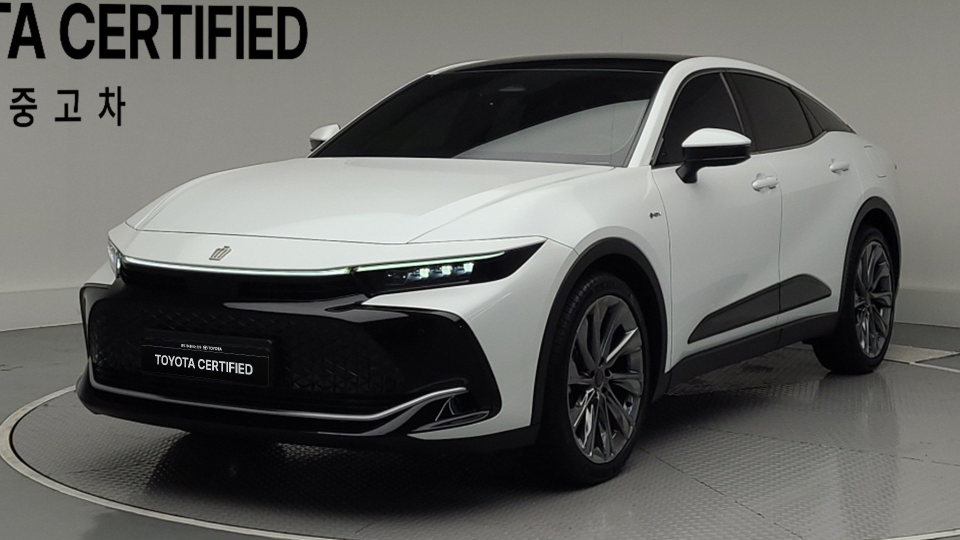 TOYOTA CROWN CROSSOVER - View 1