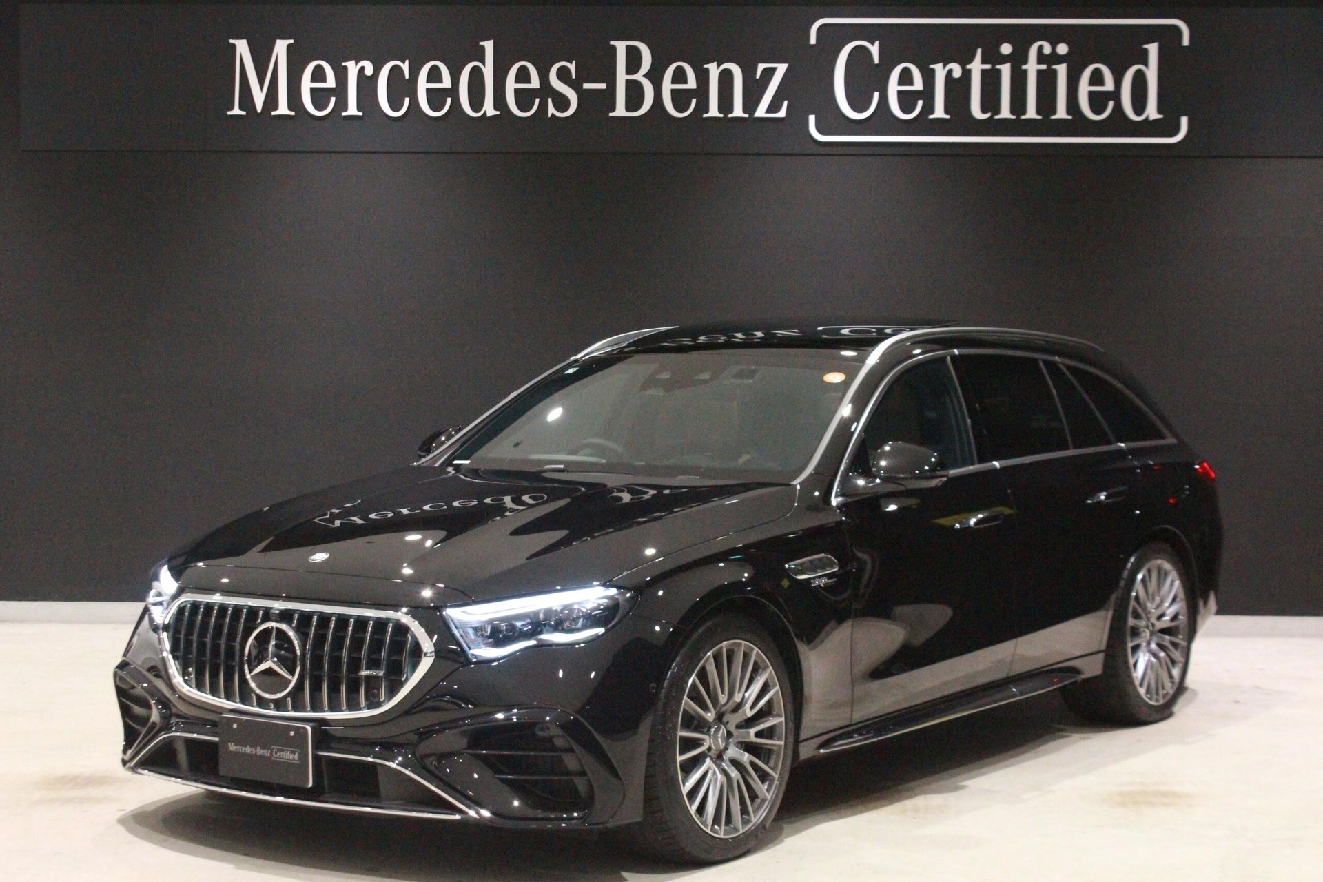 MERCEDES-BENZ E-CLASS AMG - View 1