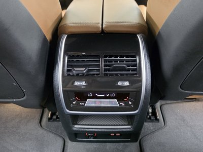 2024 BMW X5 M 缩略图 24