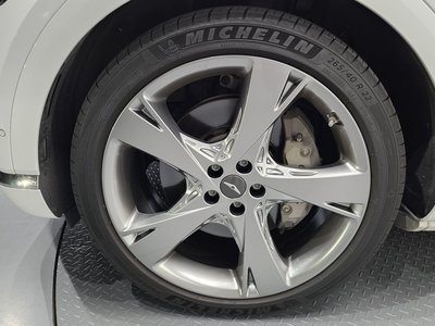 صورة 6 لـ 2023 Genesis GV80