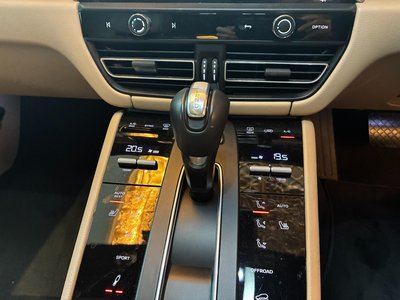 صورة مصغرة 22 لـ 2023 Porsche MACAN