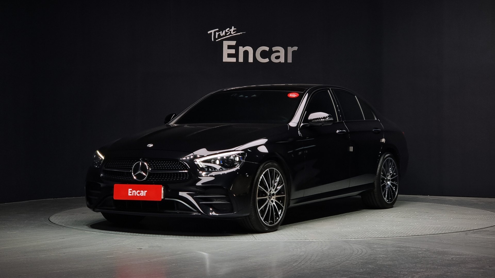 MERCEDES-BENZ E-CLASS - View 1