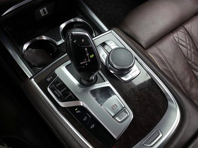 2016 BMW 7 SERIES 照片 9