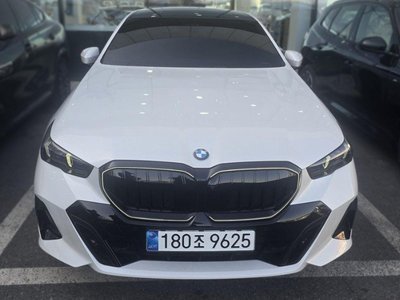BMW 5 SERIES - 1