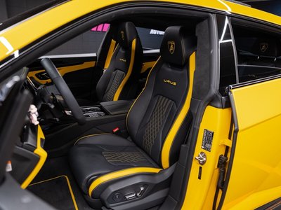 LAMBORGHINI URUS - 9