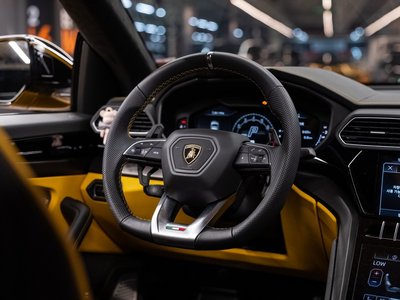 2024 Lamborghini URUS thumbnail 11