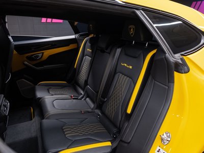 LAMBORGHINI URUS - 10