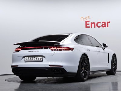 PORSCHE PANAMERA - 4