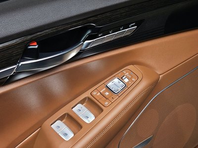 2019 Genesis G90 — миниатюра 17