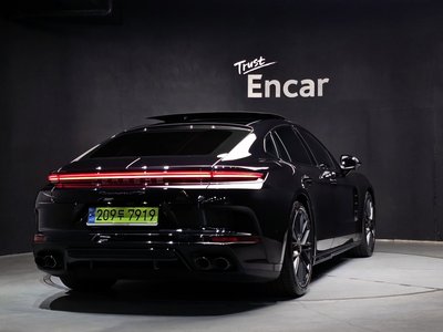 PORSCHE PANAMERA - 4