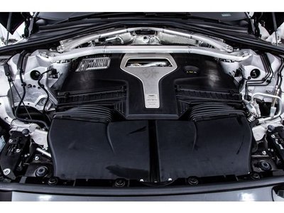 ASTON MARTIN DBX - 4