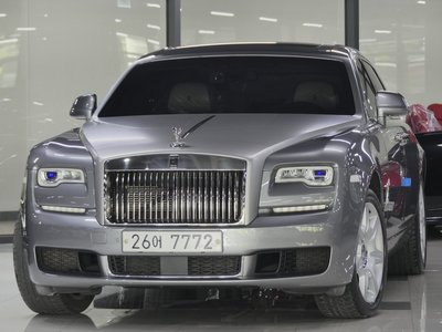 ROLLS-ROYCE GHOST