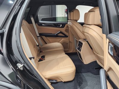2022 Porsche CAYENNE — миниатюра 11