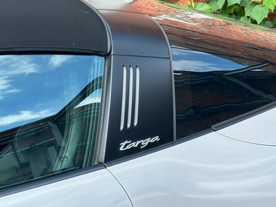 2023 Porsche 911 — миниатюра 21