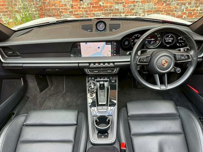 2023 Porsche 911 photo 3