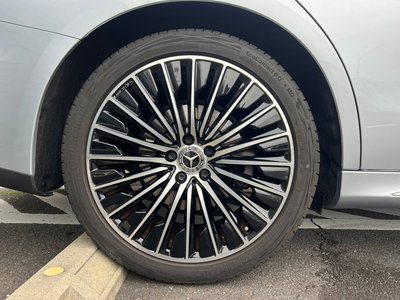 MERCEDES-BENZ E-CLASS - 8