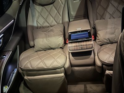 MERCEDES-BENZ EQS - 10