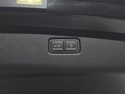 2023 Genesis GV70 — миниатюра 24
