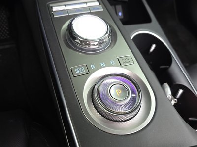 2023 Genesis GV70 — миниатюра 12