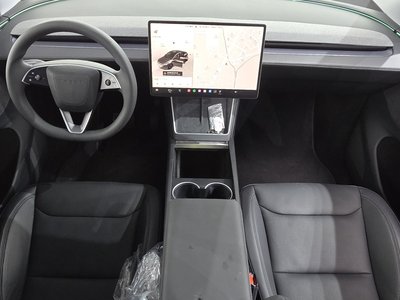 TESLA MODEL Y - 5