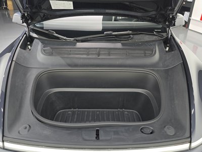 TESLA MODEL Y - 7