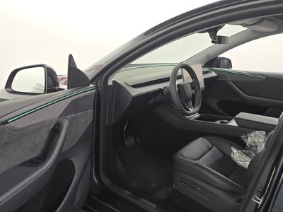 TESLA MODEL Y - 10