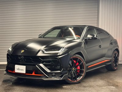 LAMBORGHINI URUS - 5