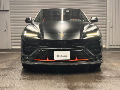 LAMBORGHINI URUS - 2