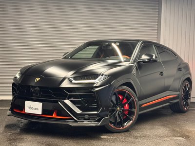 LAMBORGHINI URUS - 1