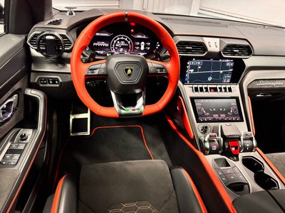 LAMBORGHINI URUS - 10