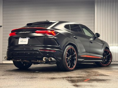 LAMBORGHINI URUS - 9